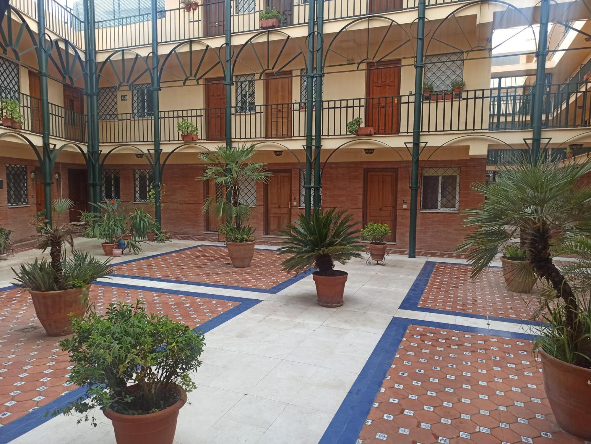 En Patio Sevillano Alameda-Isla Magica Exterior photo